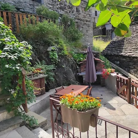 Semesterbostad Casa Del Cios Calda E Intima Casetta Immersa Nel Delle Montagne *
